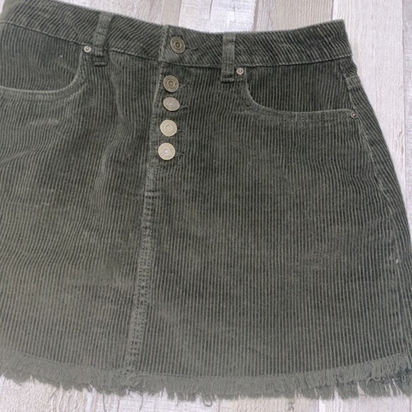 Indigo Rein green corduroy skirt size 3 - Picture 5 of 6